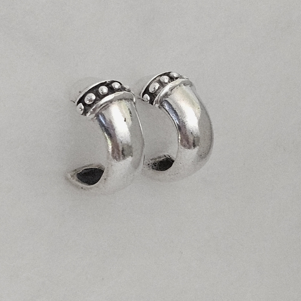 Silpada Very Rare Sterling Silver Oxidized Beaded Half Hoop Earrings HP336